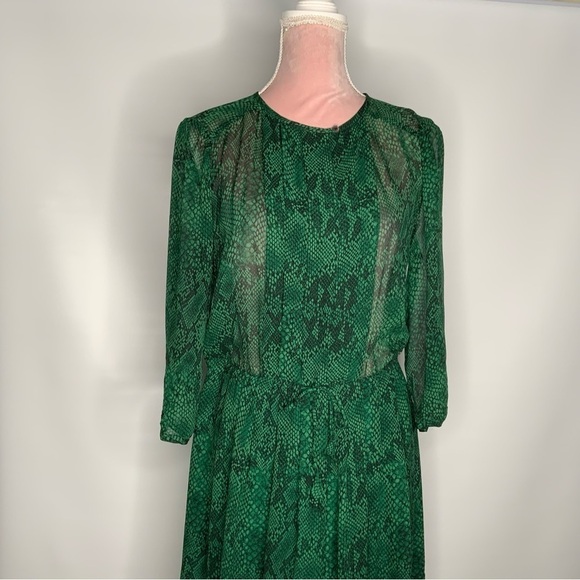 Aritzia BABATON‎ 100% Silk Dress. - Picture 4 of 12